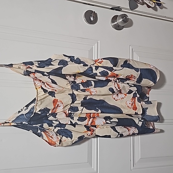Gourgous brand new shein tank for summer - Picture 6 of 9